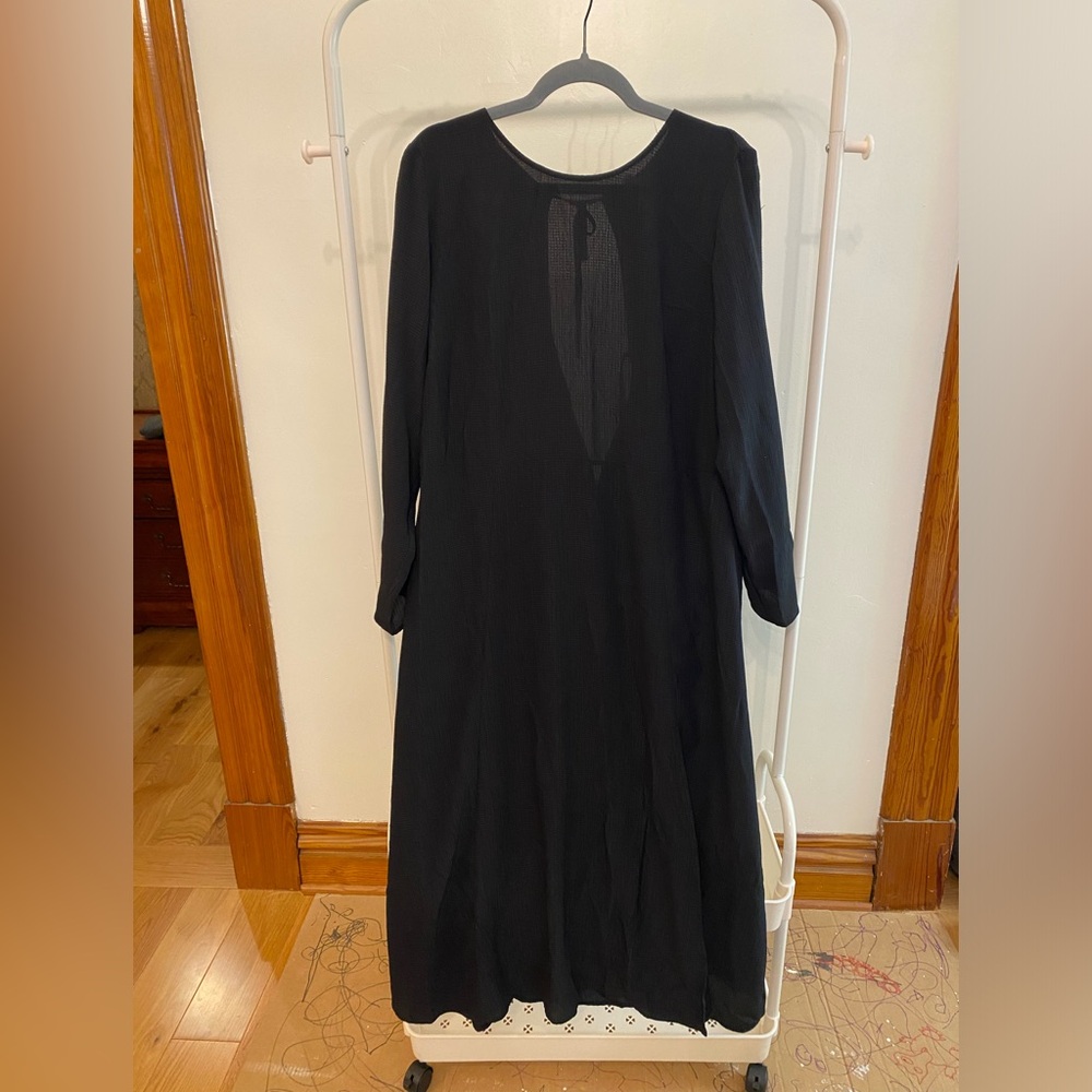 Black H&M elegant dress with tie details on open back